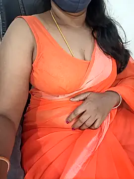 Snapshot of Tamil-hotwife chatting on February 23, 4:43 am Tamil-hotwife online show from February 23, 4:43 am