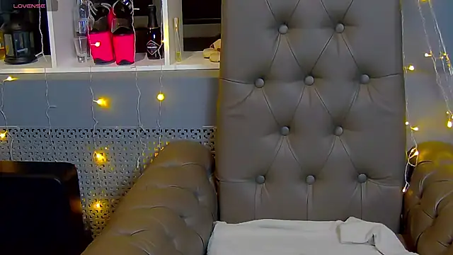 Snapshot of EveLibston chatting on February 13, 11:17 am EveLibston online show from February 13, 11:17 am