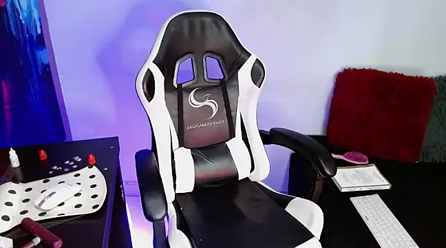 Snapshot of Ardat_Lili69 chatting on January 29, 3:47 pm Ardat Lili69 online show from January 29, 3:47 pm