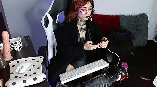 Snapshot of Ardat_Lili69 chatting on February 4, 12:29 am Ardat Lili69 online show from February 4, 12:29 am