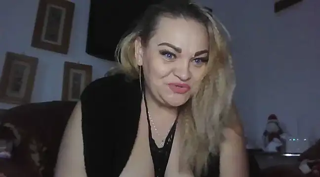 QueenJACQUELIN online show from January 23, 2:28 pm