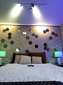 XLindaMilfX online show from October 19, 8:20 pm