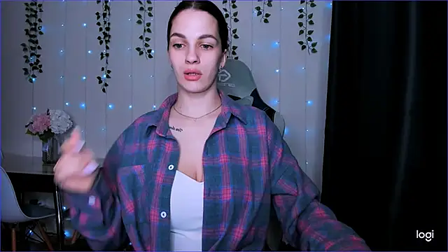 KarlaSim online show from February 6, 9:28 pm