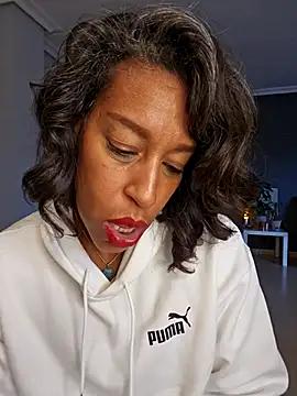 Goldenlace online show from December 4, 11:30 am