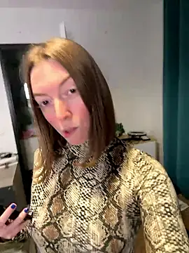 Snapshot of Daisy_Michto_Officiel chatting on February 6, 1:10 am Daisy Michto Officiel online show from February 6, 1:10 am