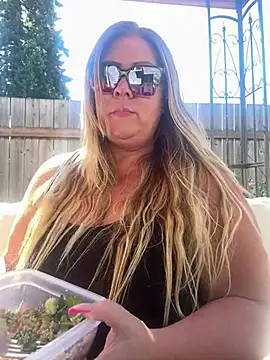 JESS LOVES online show from June 18, 11:53 pm