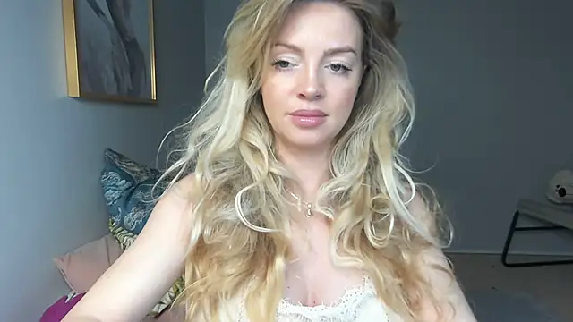 Snapshot of BelieveinEmliy chatting on January 12, 5:11 pm BelieveinEmliy online show from January 12, 5:11 pm