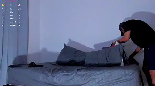 Snapshot of Cloudy_pigDude chatting on January 1, 3:45 am Cloudy pigDude online show from January 1, 3:45 am