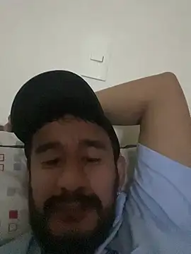 Cloudy pigDude online show from May 18, 7:52 pm