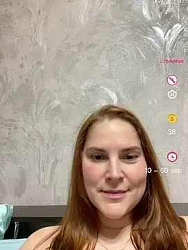 Snapshot of Ellis_Foxy chatting on June 10, 9:46 pm Ellis Foxy online show from June 10, 9:46 pm