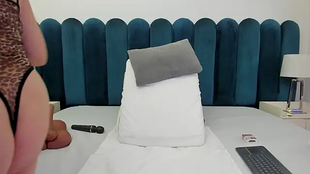 Snapshot of marianaaguii chatting on June 3, 2:33 pm marianaaguii online show from June 3, 2:33 pm