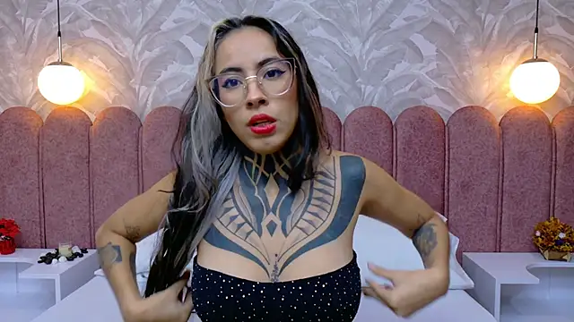 NicoleBlum online show from January 23, 12:41 pm