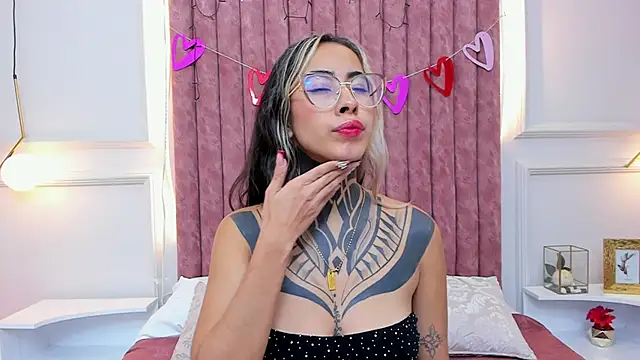 NicoleBlum online show from February 12, 2:43 pm