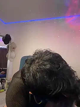 strongboy  online show from February 9, 9:19 pm