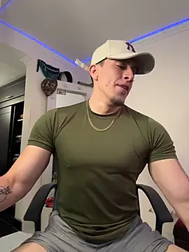 strongboy  online show from March 31, 7:25 pm