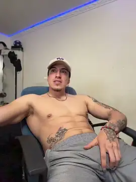 strongboy  online show from April 28, 5:07 pm