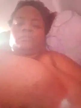 Snapshot of bigtitssxx chatting on July 19, 5:38 pm bigtitssxx online show from July 19, 5:38 pm