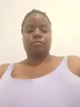 Snapshot of bigtitssxx chatting on August 6, 12:23 am bigtitssxx online show from August 6, 12:23 am