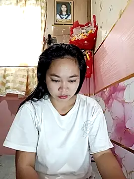 Snapshot of Hotbaby_1523 chatting on April 29, 12:48 am Hotbaby 1523 online show from April 29, 12:48 am