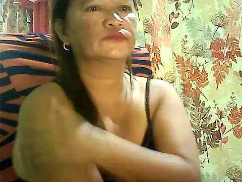 Snapshot of hott_scarlett chatting on June 3, 9:53 pm hott scarlett online show from June 3, 9:53 pm
