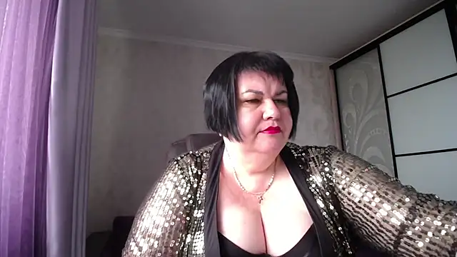 JuicyLady Di online show from September 19, 5:09 am