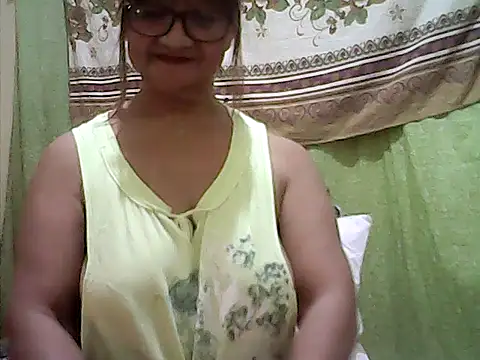 Snapshot of ScorpionLove12 chatting on May 10, 4:01 pm ScorpionLove12 online show from May 10, 4:01 pm
