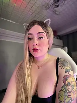 Snapshot of Sam_Thompsoon_ chatting on April 24, 3:31 am Sam Thompsoon online show from April 24, 3:31 am