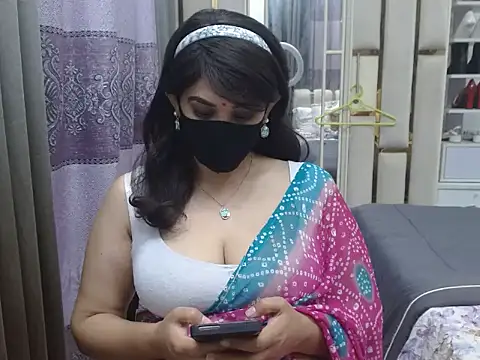 Snapshot of Lovelywife786 chatting on July 25, 6:00 am Lovelywife786 online show from July 25, 6:00 am