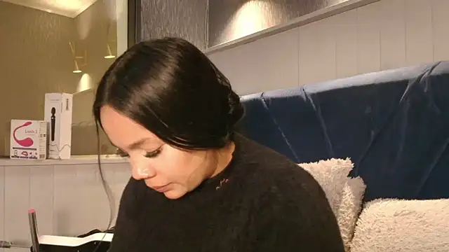 EmilyQueen3x online show from March 29, 2:17 pm