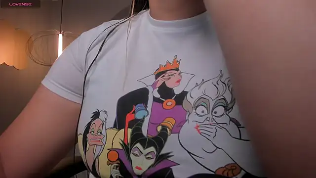 Snapshot of MartinnaBonnet chatting on March 15, 10:35 am MartinnaBonnet online show from March 15, 10:35 am