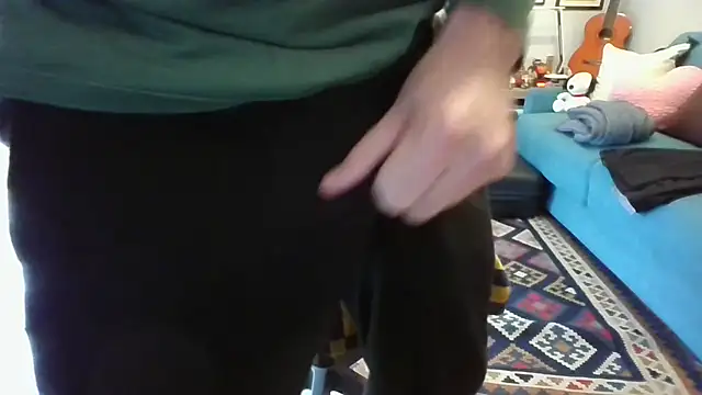 Snapshot of alessexxx24 chatting on March 15, 8:58 am alessexxx24 online show from March 15, 8:58 am