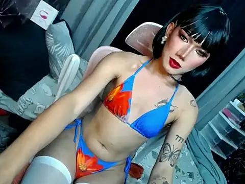 Snapshot of blowzy_sexy chatting on July 7, 1:26 pm blowzy sexy online show from July 7, 1:26 pm