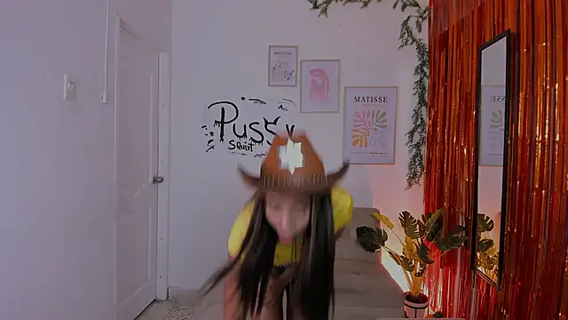 Snapshot of hornyprincess__ chatting on October 8, 6:05 pm hornyprincess online show from October 8, 6:05 pm