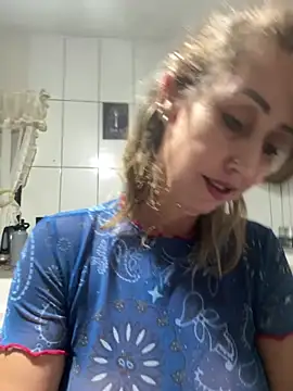 Snapshot of RAIRAsexy chatting on December 3, 5:31 am RAIRAsexy online show from December 3, 5:31 am