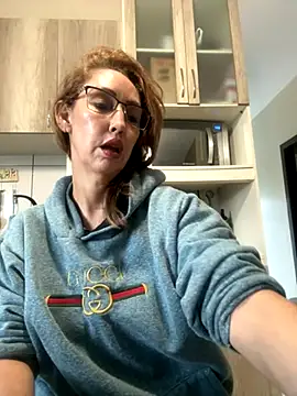 Snapshot of RAIRAsexy chatting on November 9, 8:51 pm RAIRAsexy online show from November 9, 8:51 pm