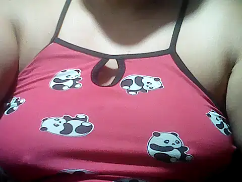 Snapshot of Sexyhorney4u chatting on June 21, 9:06 pm Sexyhorney4u online show from June 21, 9:06 pm