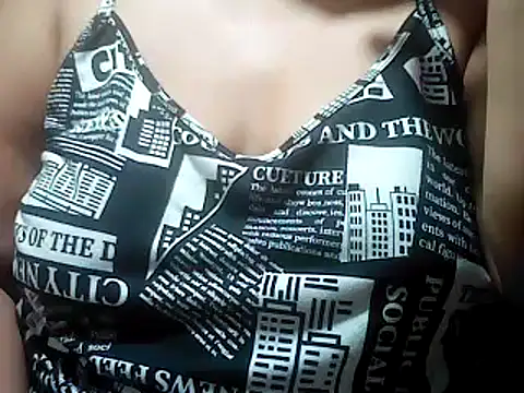 Snapshot of Sexyhorney4u chatting on July 3, 6:47 pm Sexyhorney4u online show from July 3, 6:47 pm