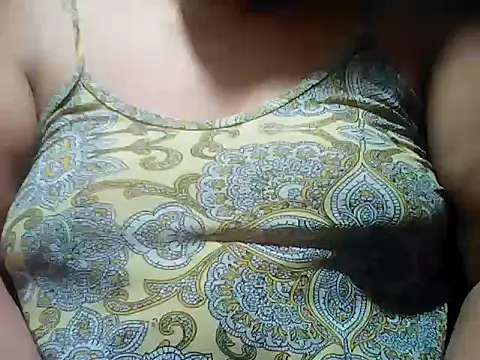 Snapshot of Sexyhorney4u chatting on July 7, 6:47 am Sexyhorney4u online show from July 7, 6:47 am