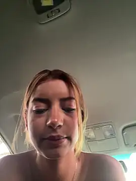 Snapshot of belaa_1 chatting on April 15, 7:58 pm belaa 1 online show from April 15, 7:58 pm