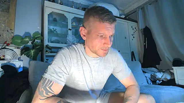 Snapshot of iamsex6969 chatting on October 18, 4:26 am iamsex6969 online show from October 18, 4:26 am