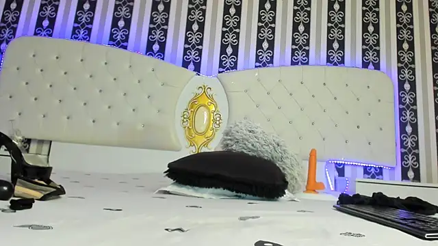 Aidasina online show from February 8, 8:10 pm