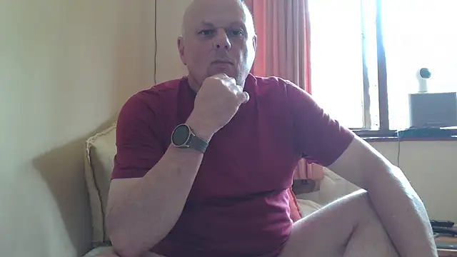 Snapshot of DaddyCumBumZA chatting on December 16, 9:03 am DaddyCumBumZA online show from December 16, 9:03 am