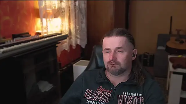 Snapshot of Mosiadz1975 chatting on March 6, 12:43 am Mosiadz1975 online show from March 6, 12:43 am