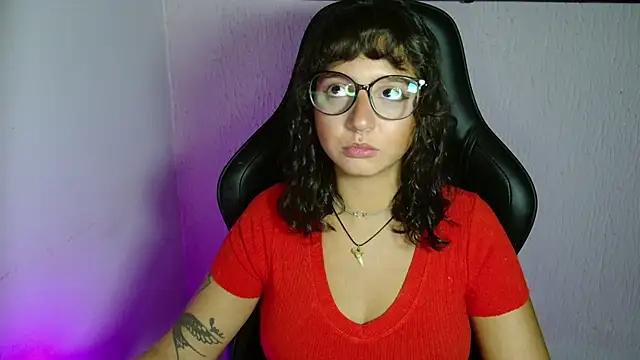 Snapshot of myamillor chatting on May 25, 8:37 pm myamillor online show from May 25, 8:37 pm