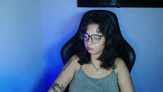 Snapshot of myamillor chatting on June 5, 9:20 pm myamillor online show from June 5, 9:20 pm