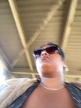 BigFineSelena online show from April 15, 1:40 pm