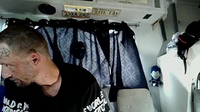 Snapshot of goodick4u28 chatting on May 24, 1:27 pm goodick4u28 online show from May 24, 1:27 pm