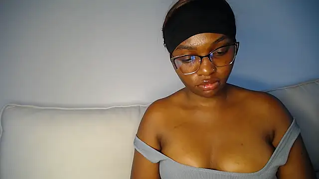 Snapshot of Pretty_Liya08 chatting on April 19, 11:31 am Pretty Liya08 online show from April 19, 11:31 am