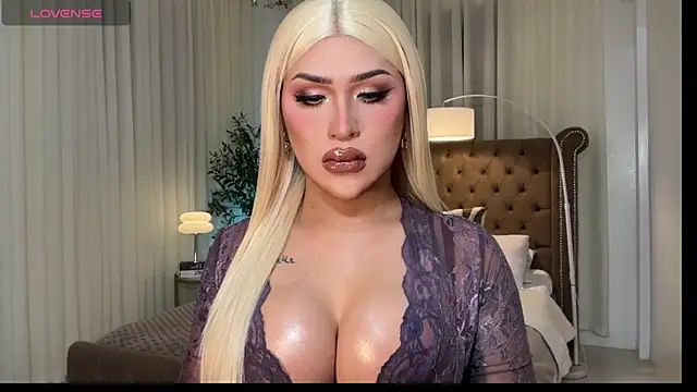 Your Majesty Tyra online show from March 9, 5:11 am