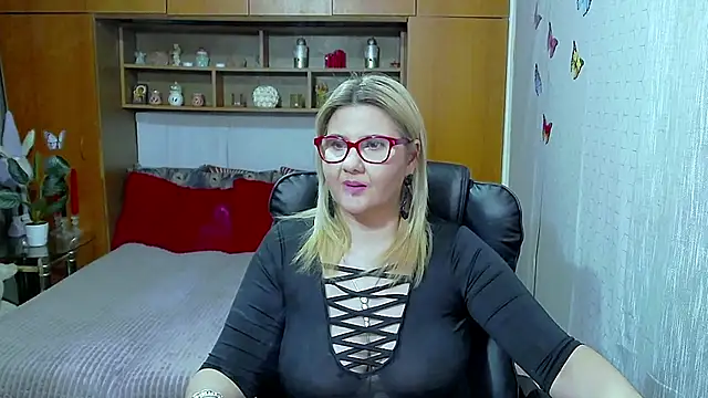 LucilleFenlys online show from March 15, 7:31 pm